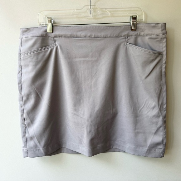 PGA Tour women’s golf skort - Picture 1 of 8